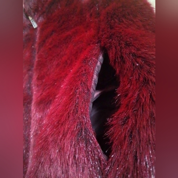 Faux fur reversible vest - Picture 3 of 5